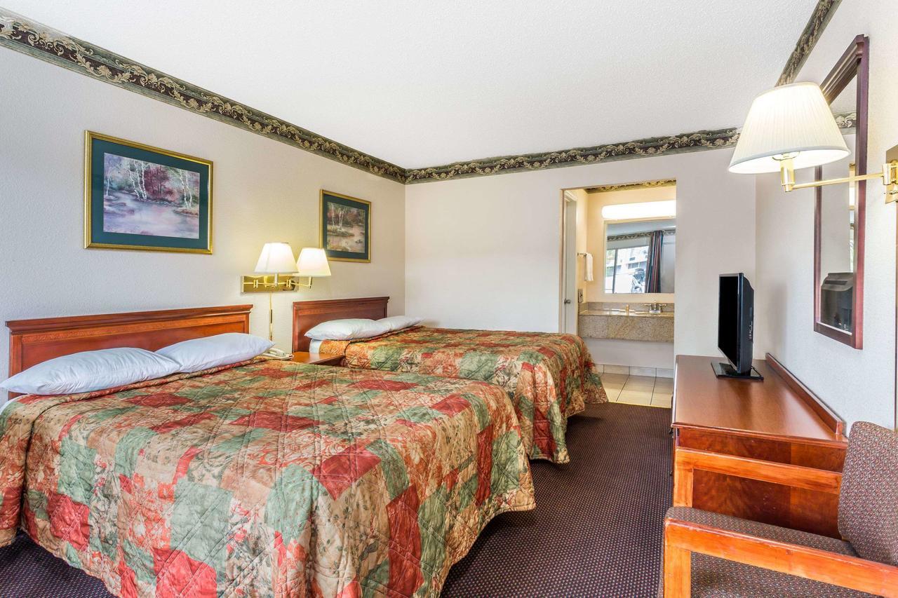 Days Inn By Wyndham Ashland Buitenkant foto